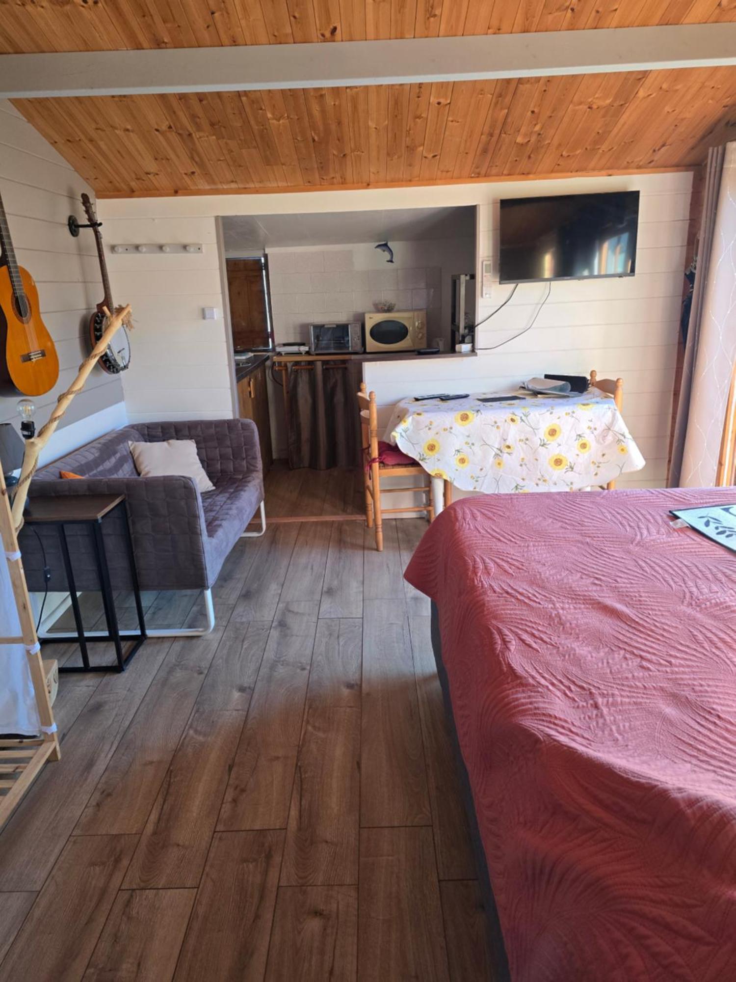 Le Chalet Des Dany Saint-Mamert-du-Gard Buitenkant foto