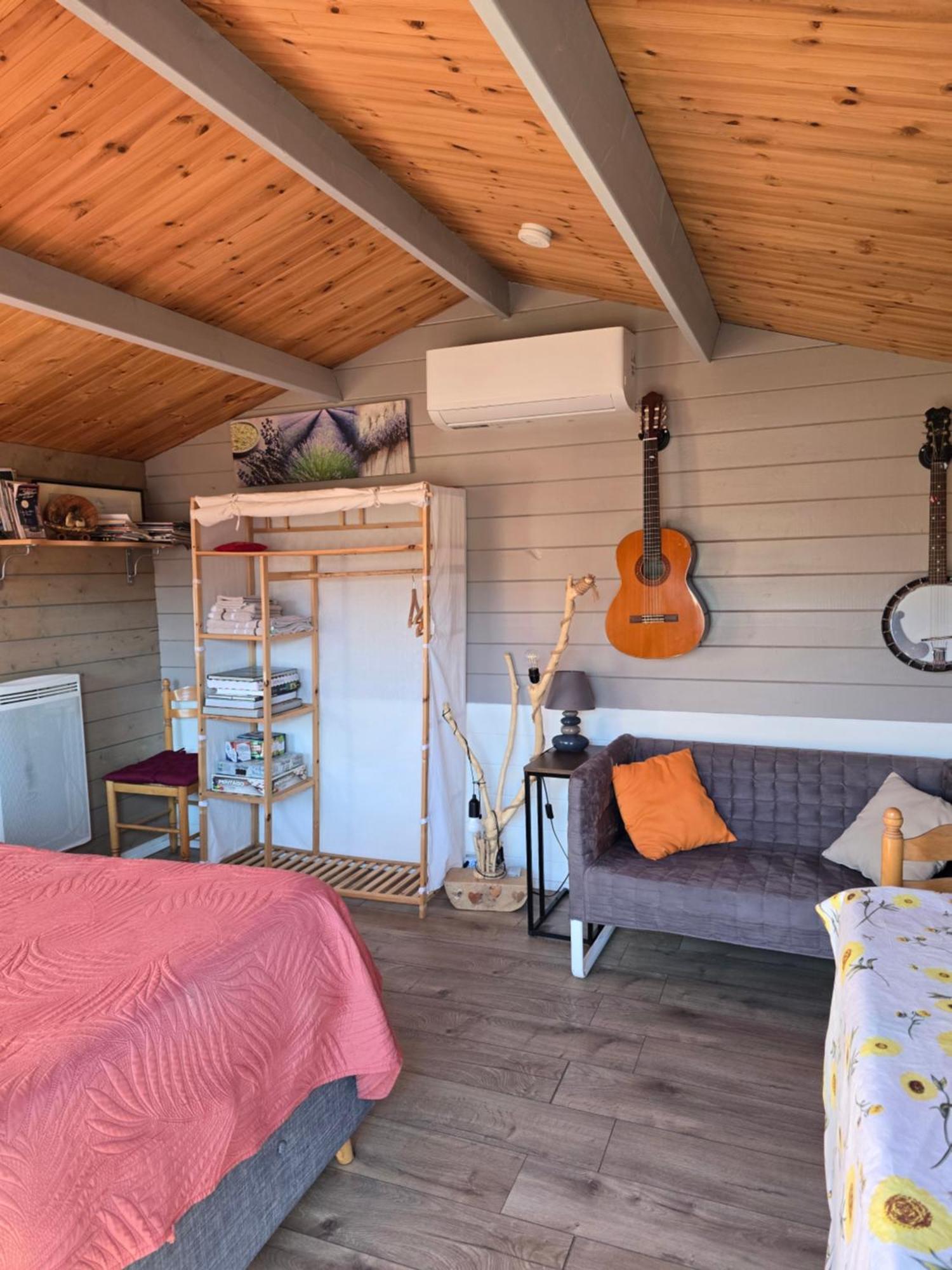 Le Chalet Des Dany Saint-Mamert-du-Gard Buitenkant foto